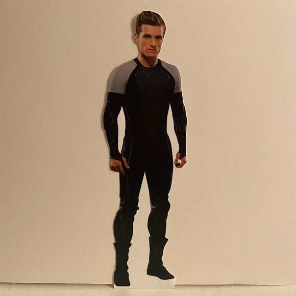 Peeta (Josh Hutcherson) Cardboard Cutout *NOT LIFESIZED* - Picture 1 of 1